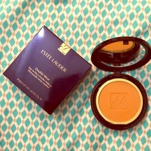 Estée Lauder powder makeup
